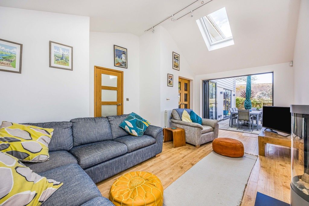 Property photo 2 of 33