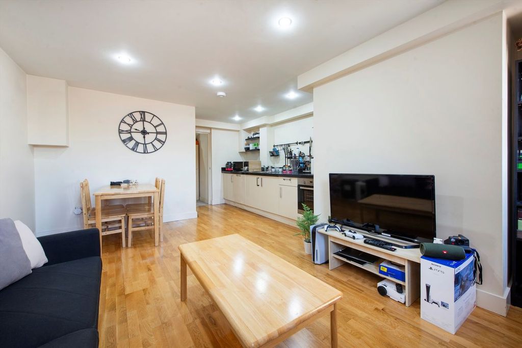 Property photo 3 of 5