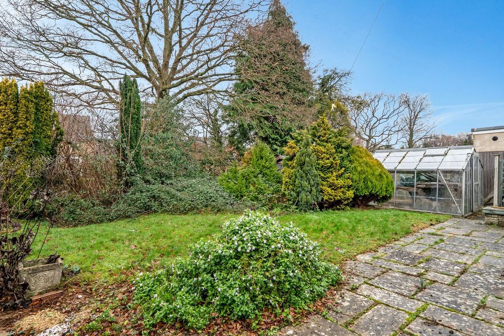 Property photo 2 of 11