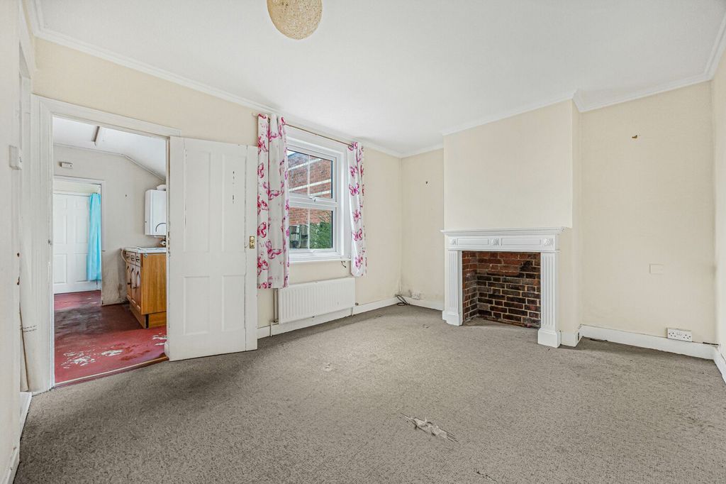 Property photo 2 of 13