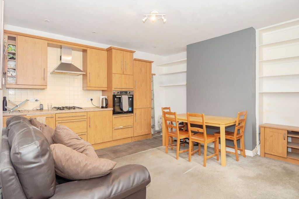 Property photo 2 of 11 Kitchen / Reception Room