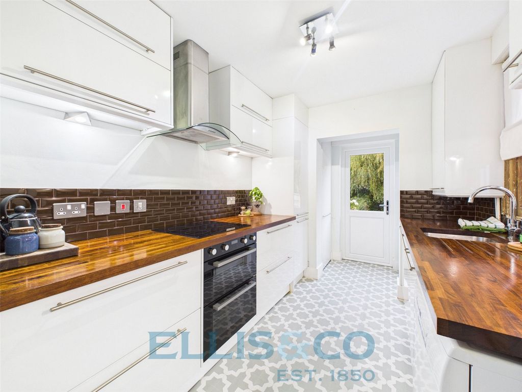 Property photo 2 of 10 Picture No. 38