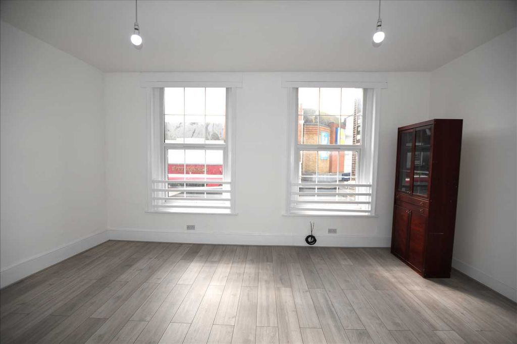 Property photo 1 of 6 Main Picture