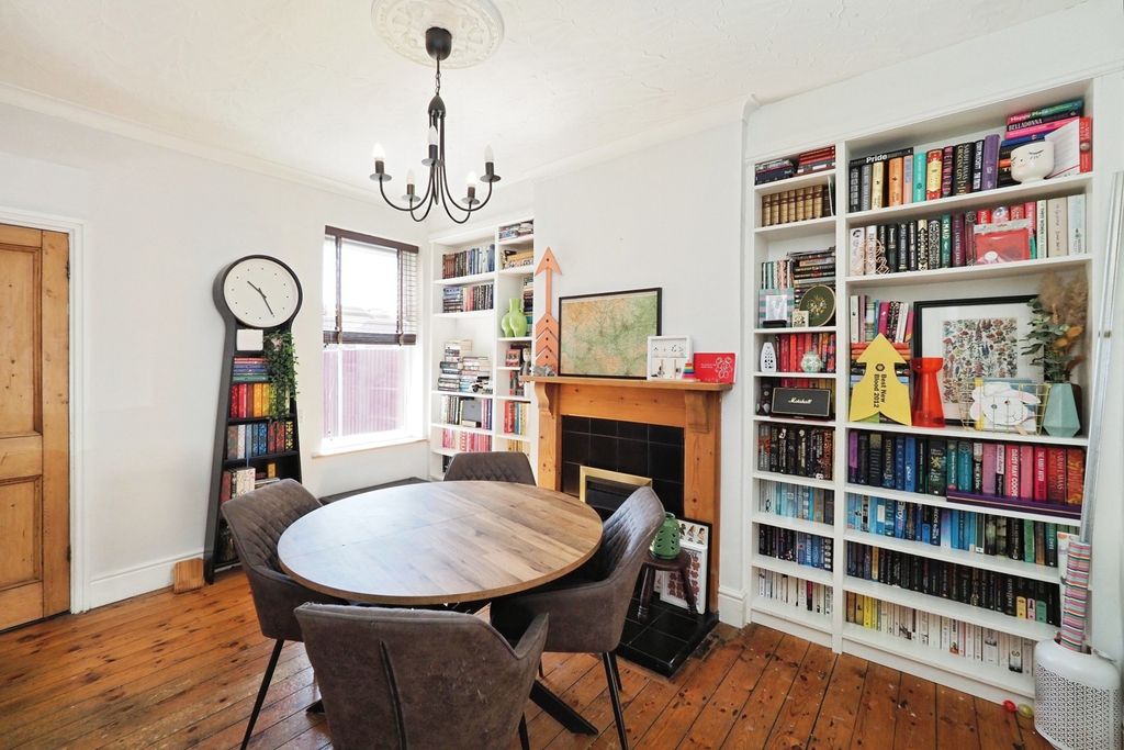 Property photo 3 of 17 Dining Room