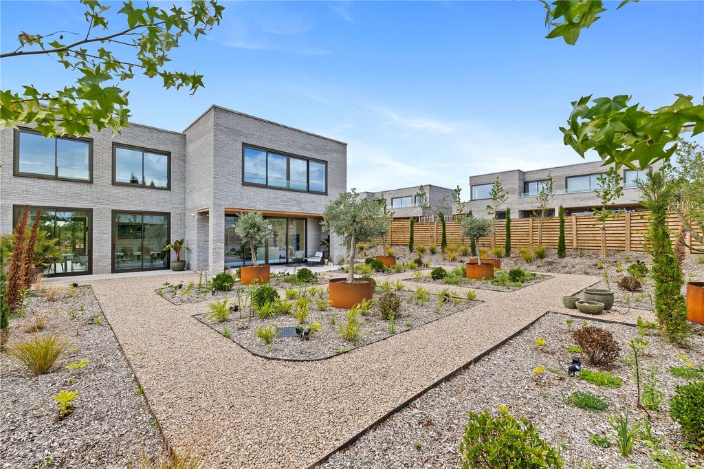 Property photo 1 of 25 Picture No. 27
