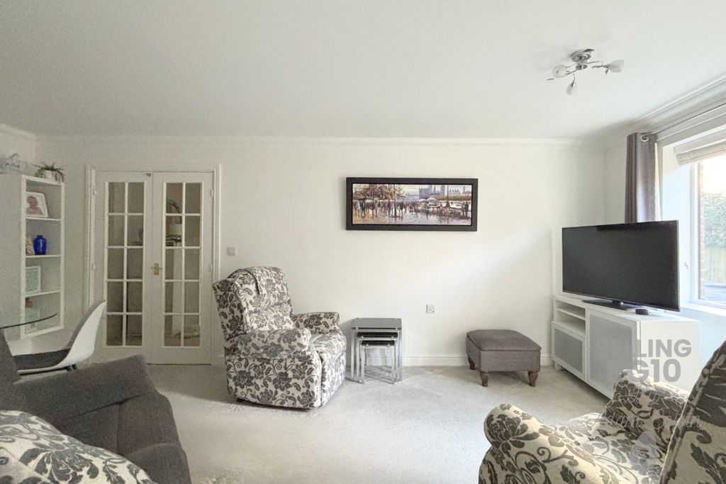 Property photo 2 of 13 4699364