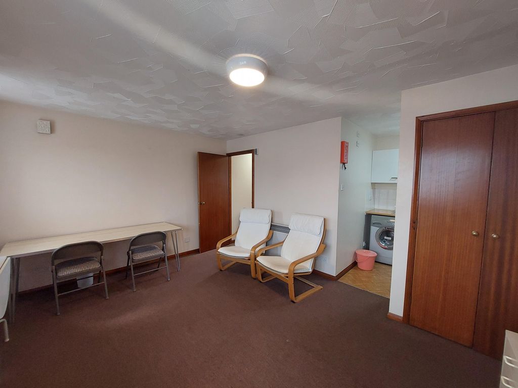 Property photo 2 of 5 Living Room