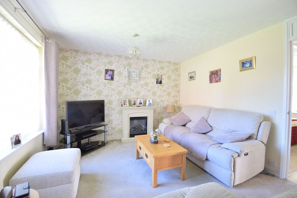 Property photo 3 of 12