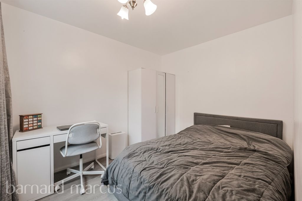 Additional image 5 of 1 bed flat for saleHigh Street, Godstone RH9