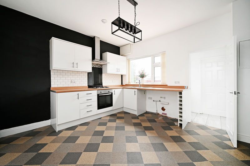 Property photo 3 of 23 Kitchen