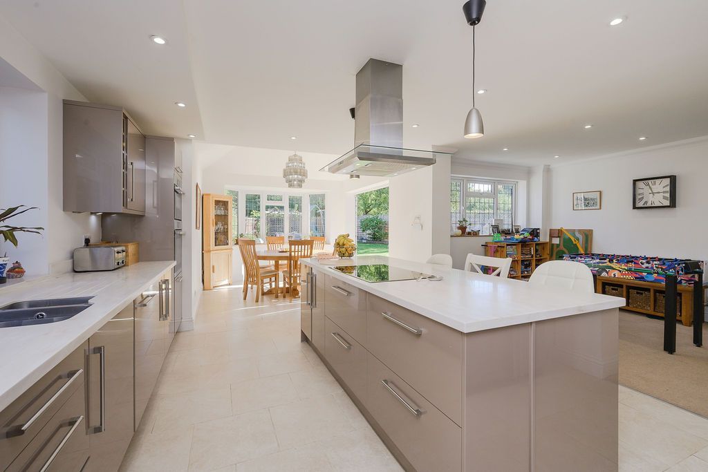 Property photo 3 of 16