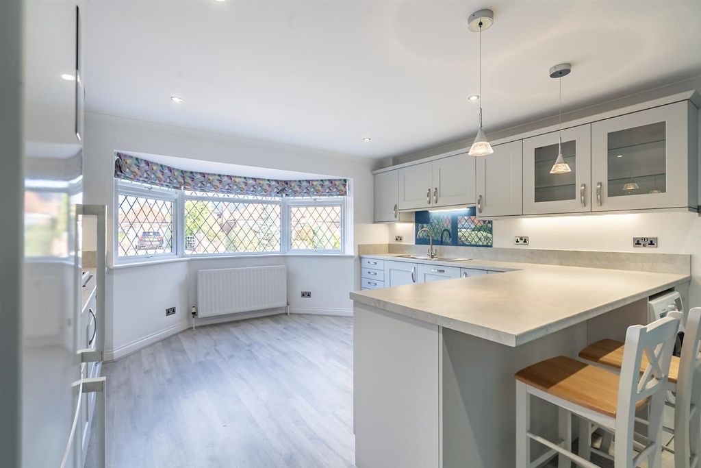 Property photo 2 of 15 Kitchen