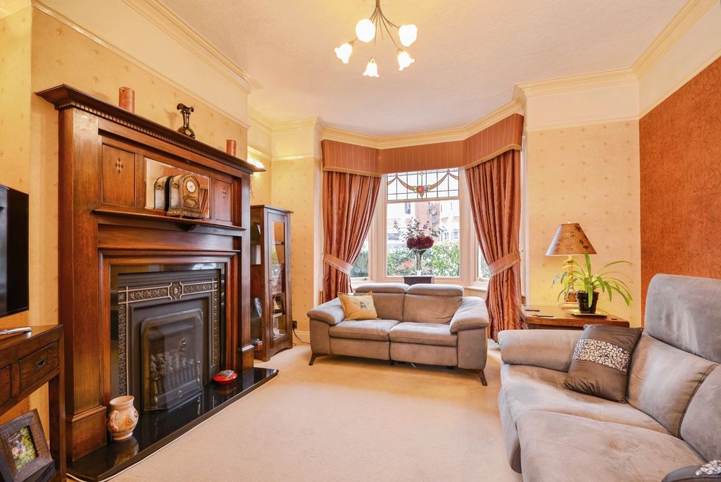 Property photo 3 of 17 Photo