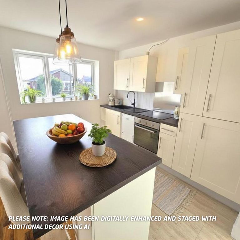 Property photo 3 of 19 Kitchen / Diner / Lounge