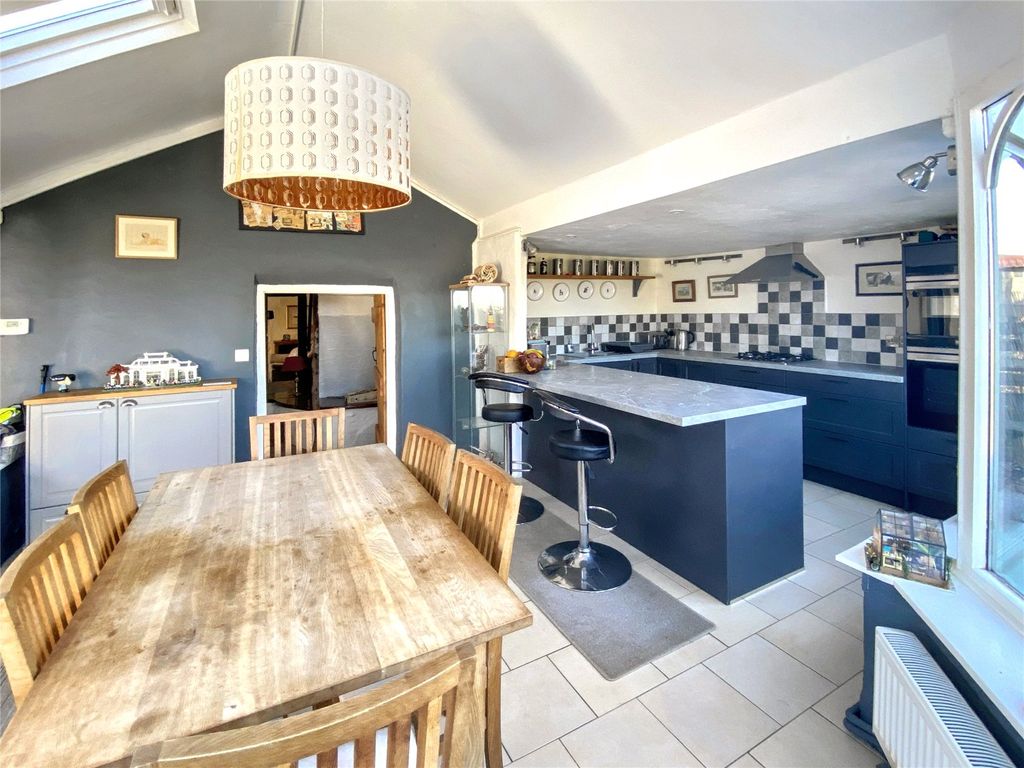 Property photo 2 of 24 Kitchen / Diner