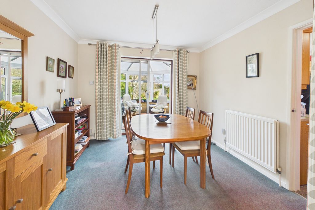 Property photo 3 of 20 Cam02519G0-Pr0392-Still015