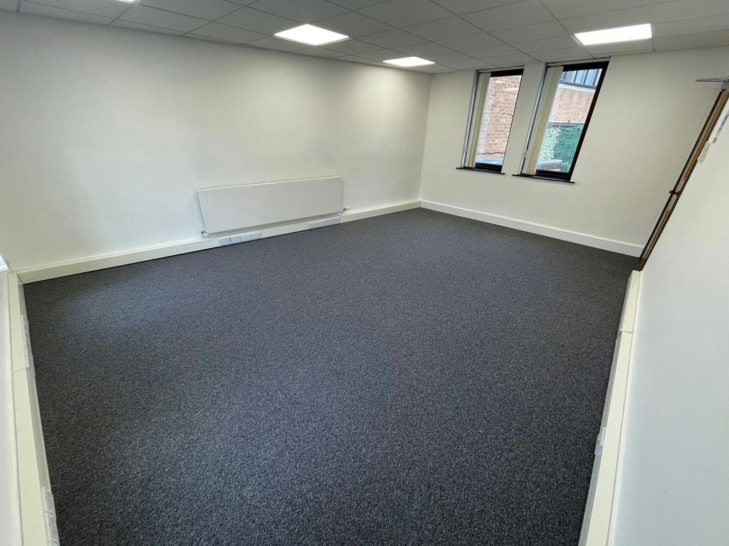 Property photo 2 of 7 First Floor - Front Suite