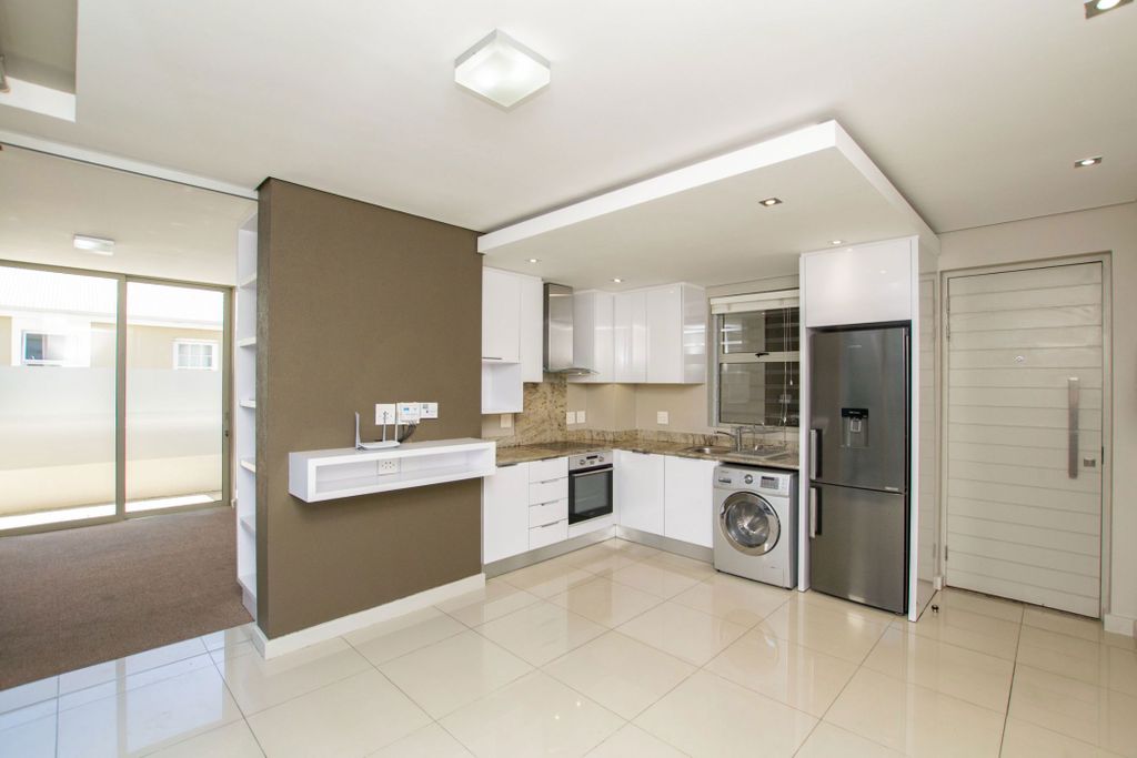 Property photo 2 of 32 St1726180