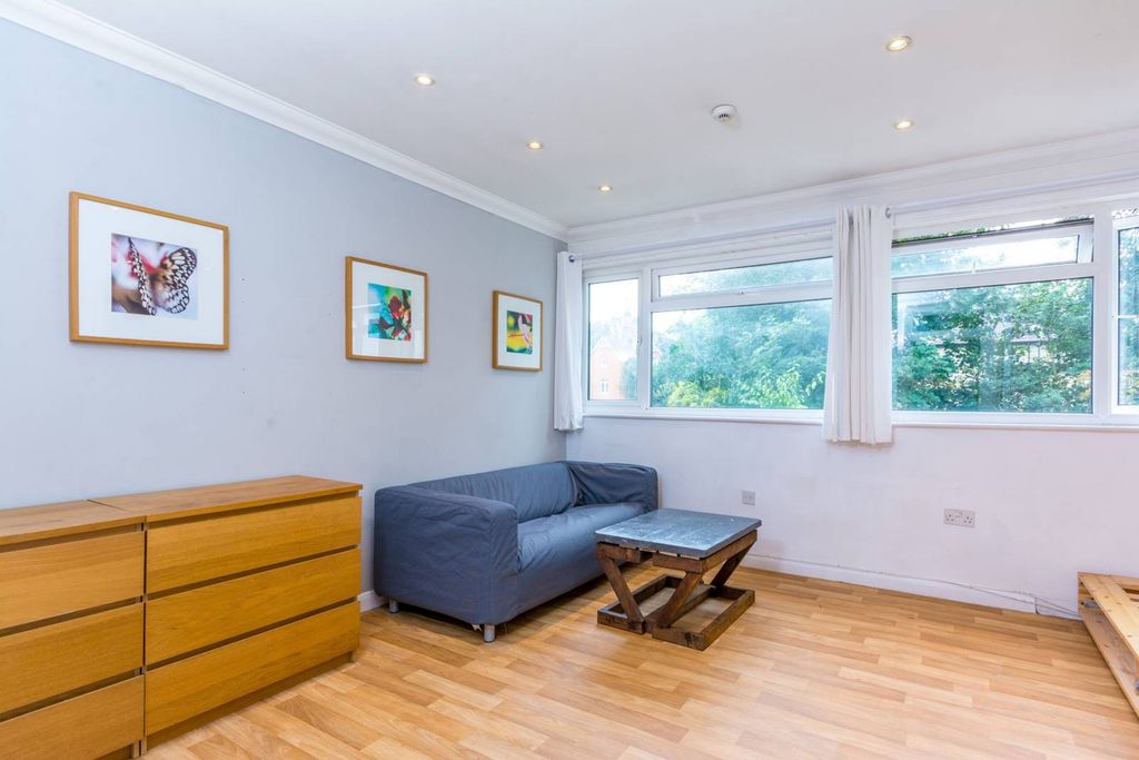 Property photo 2 of 4