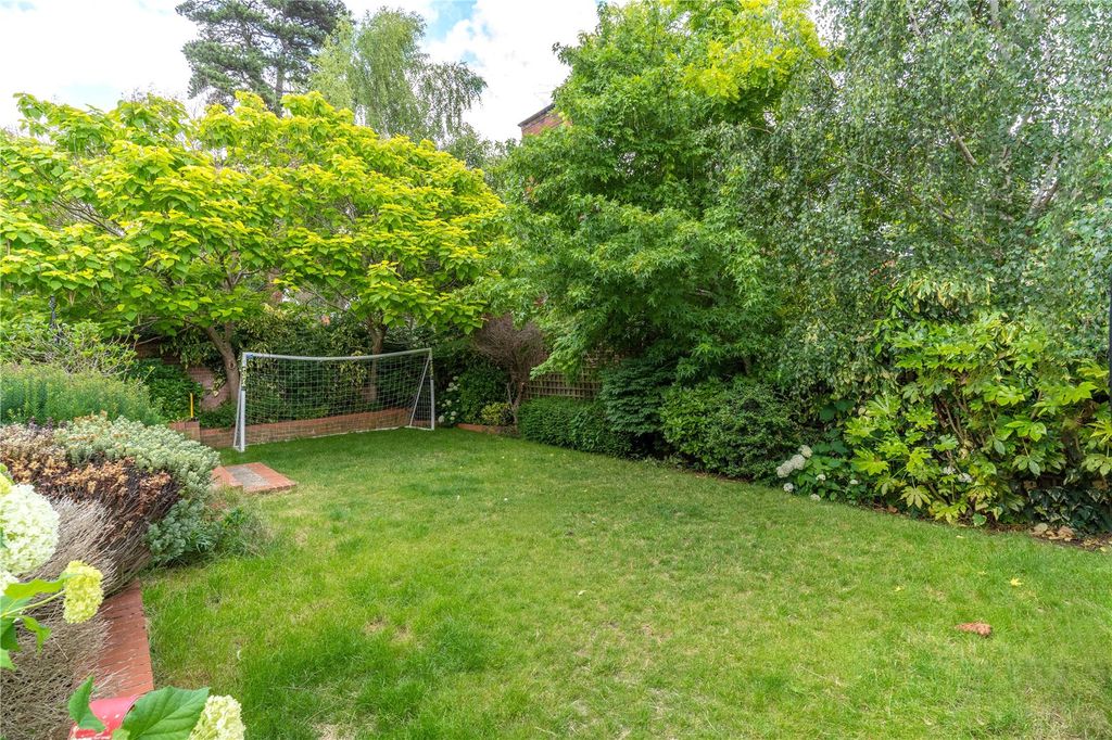 Property photo 2 of 22 Picture No. 20