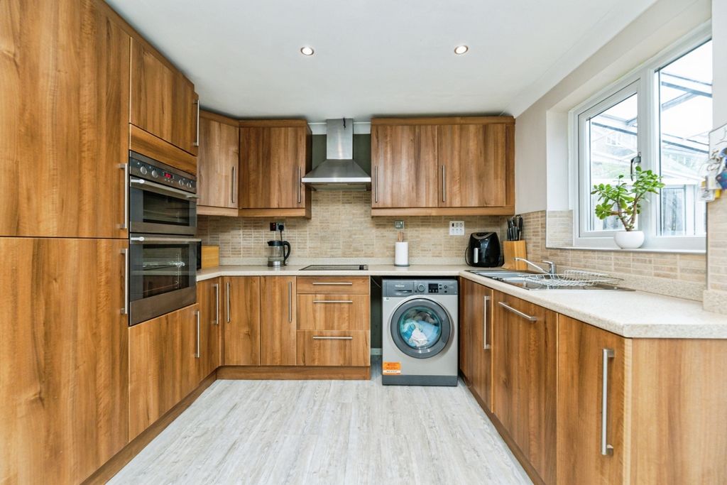 Property photo 2 of 22 Pbox-Img.Jpg