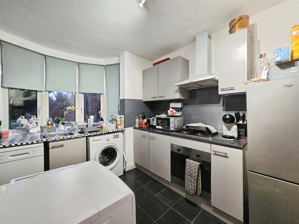 Property photo 3 of 14 Bushey Rd (6).Jpg