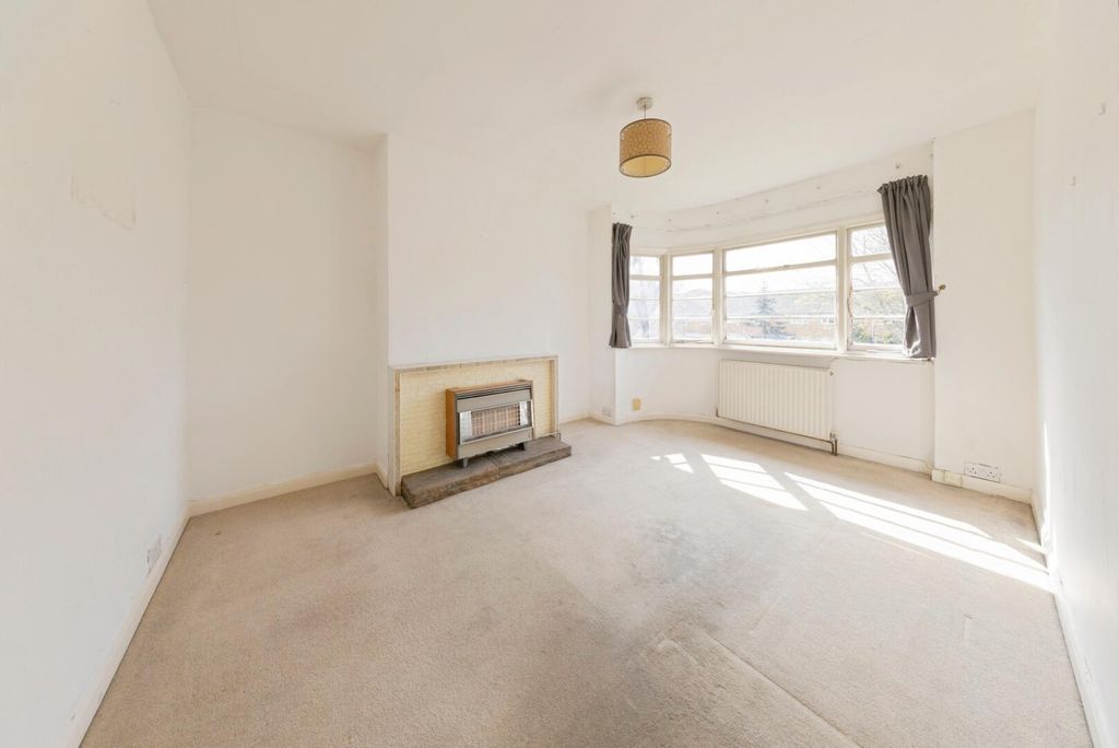 Property photo 2 of 10 Living Room