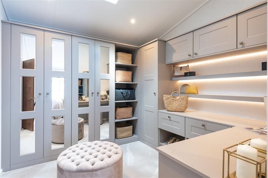 Property photo 1 of 8 Dressing Room
