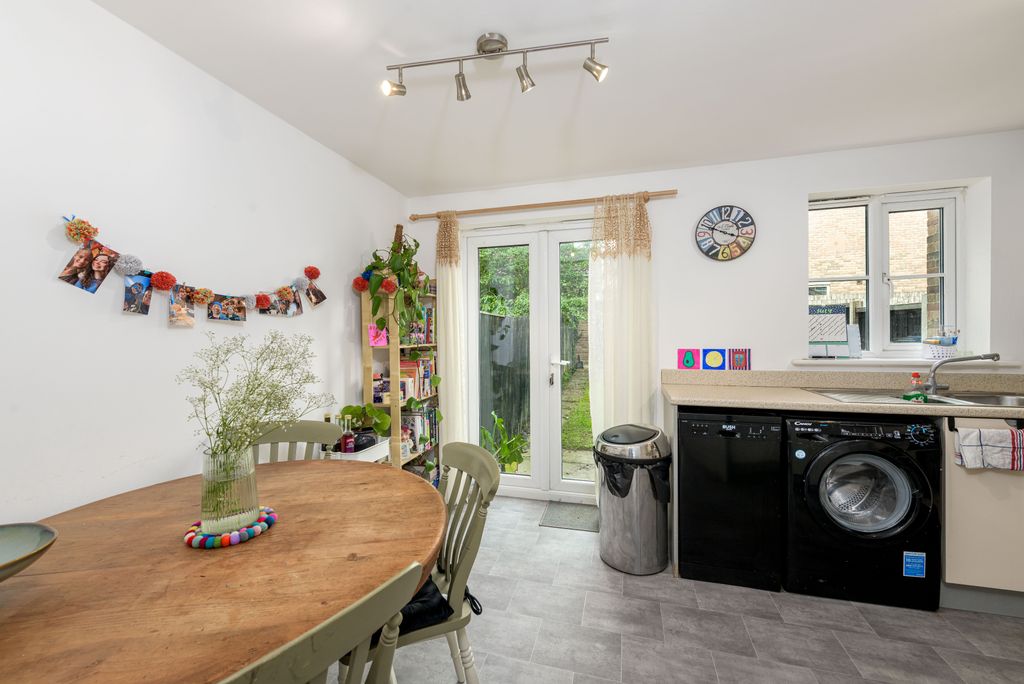 Property photo 3 of 24