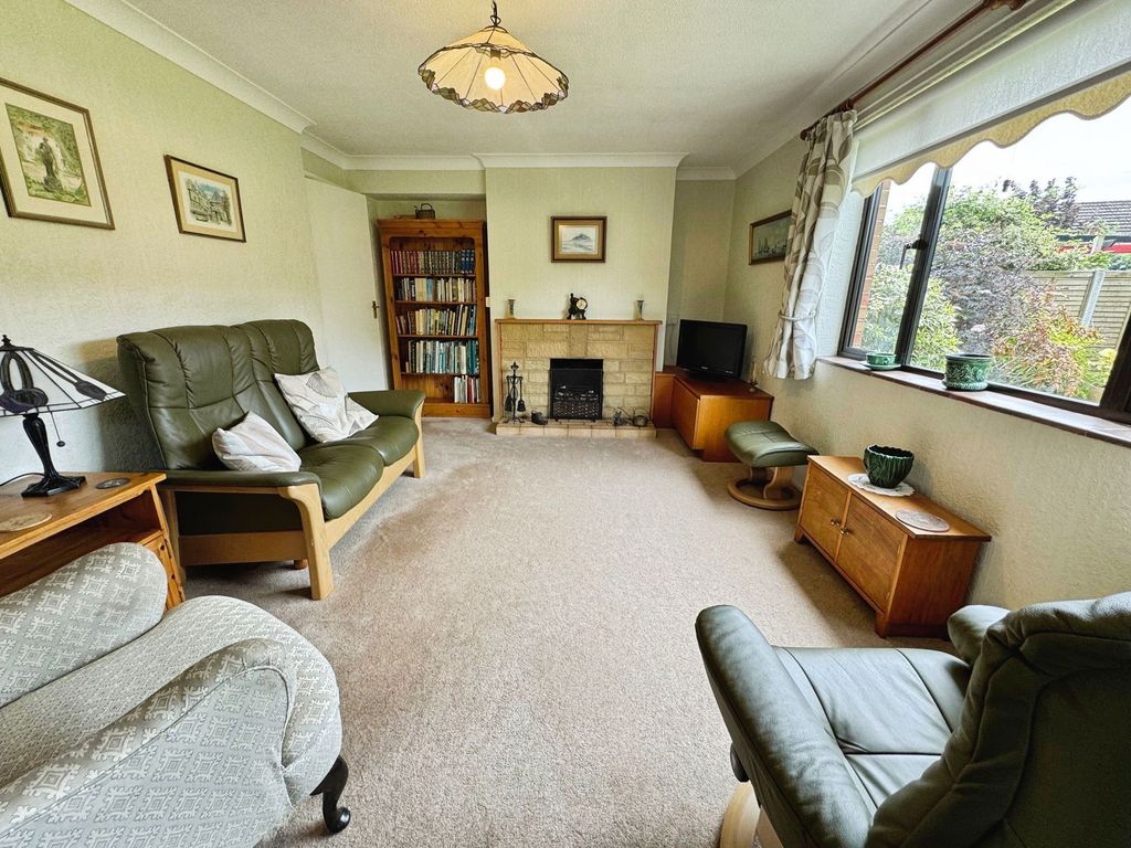 Property photo 3 of 28