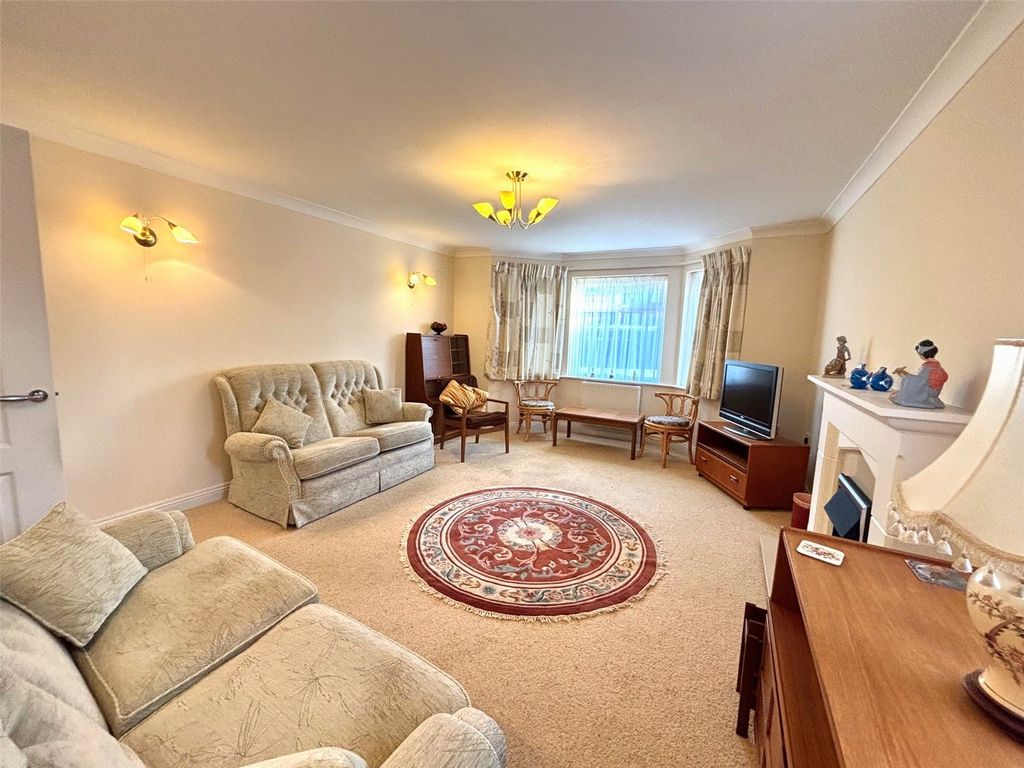 Property photo 3 of 14 Sitting Room