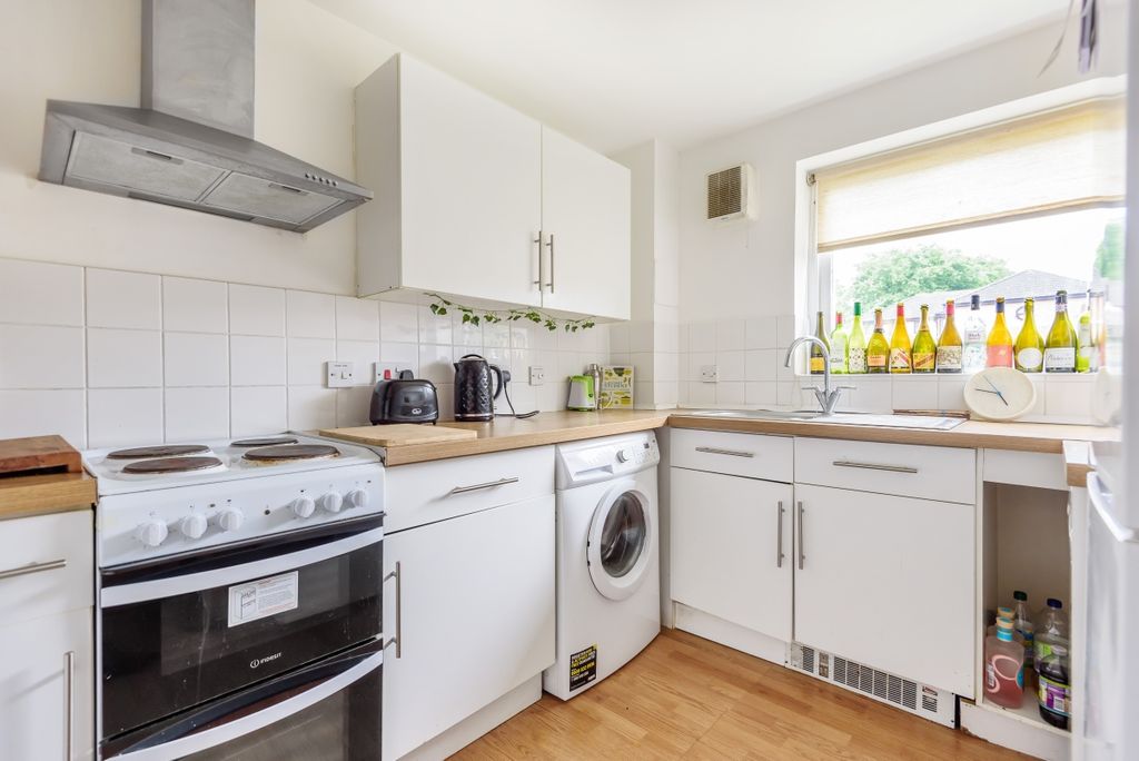 Property photo 3 of 8 854345 (3)