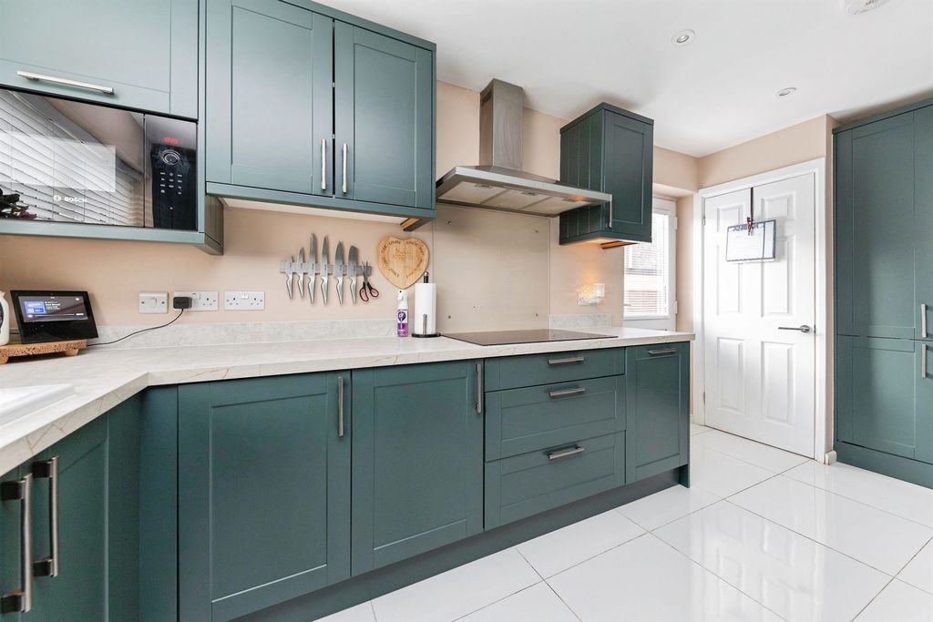 Property photo 3 of 23