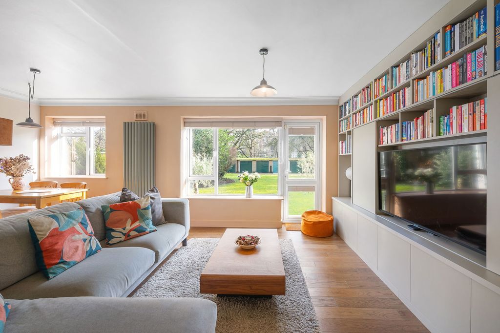 Property photo 1 of 33