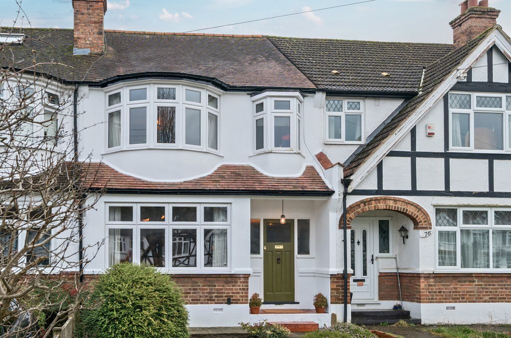 Property photo 1 of 14 1397867-16-696590...