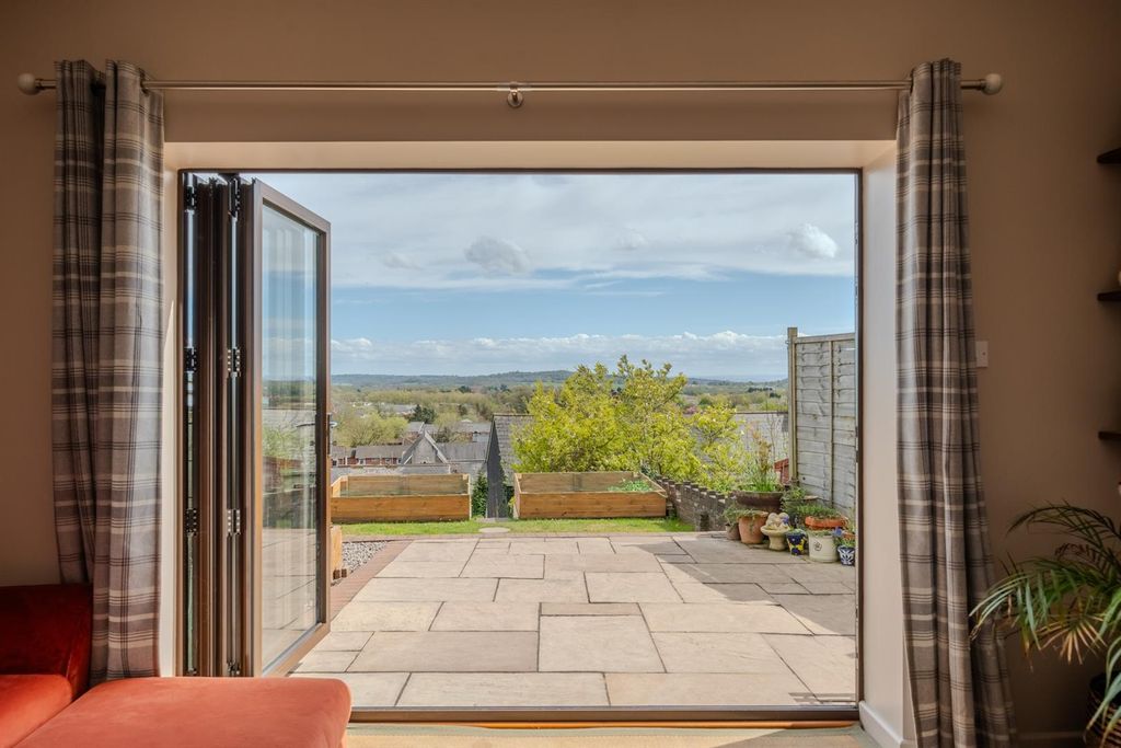 Property photo 3 of 27 3 Hill Top-18.Jpg