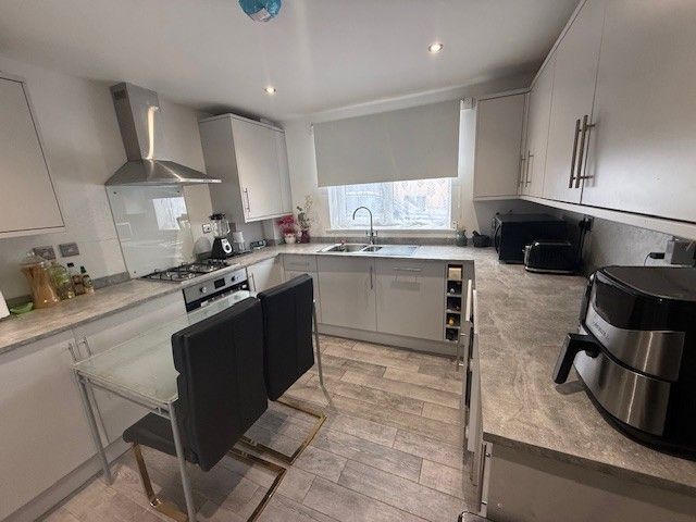 Property photo 2 of 17 Image