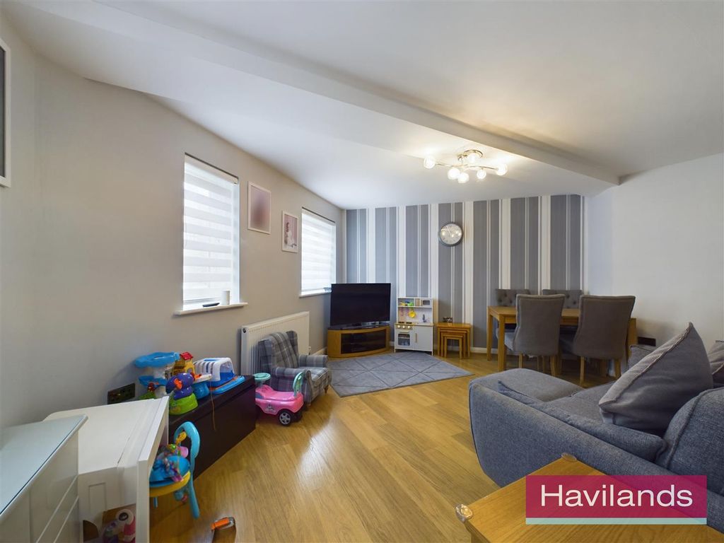 Property photo 3 of 11 008.Jpg