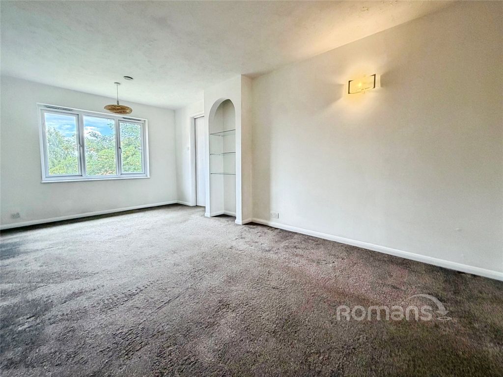 Property photo 2 of 16 Picture No. 15