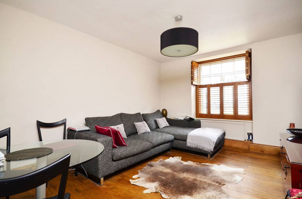 Property photo 2 of 7