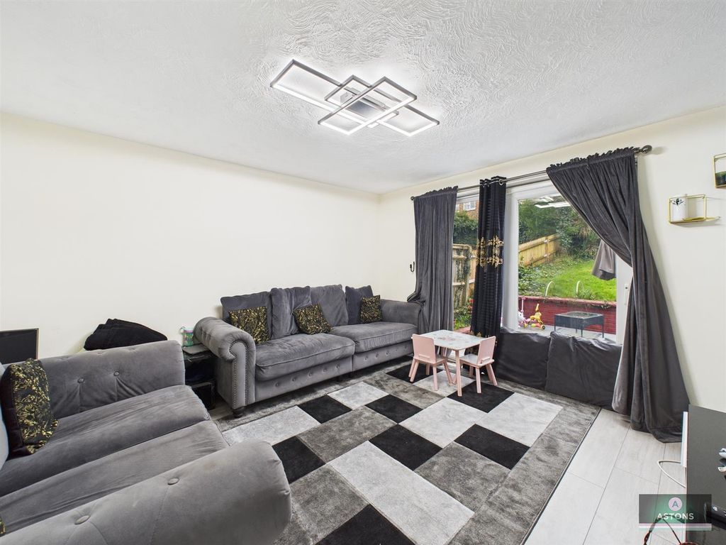 Property photo 3 of 15 Cam02067G0-Pr0164-Still008.Jpg