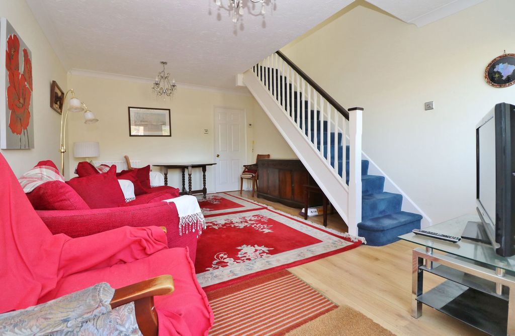 Property photo 2 of 11