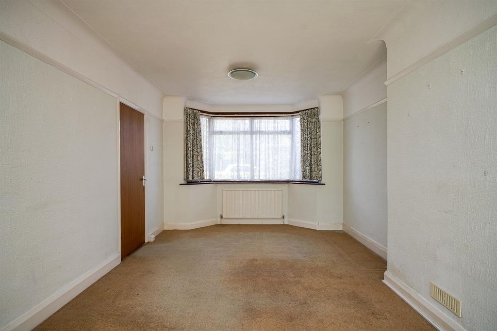 Property photo 2 of 22 Living Room