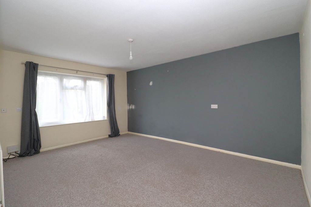 Property photo 2 of 5 Lounge