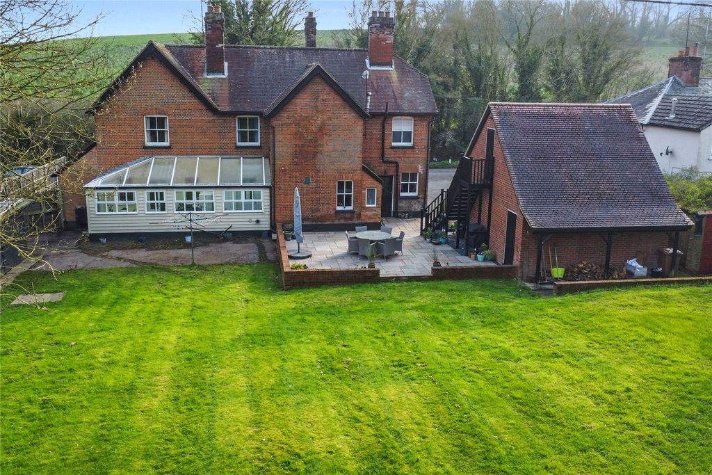 Property photo 3 of 36 Picture No. 04