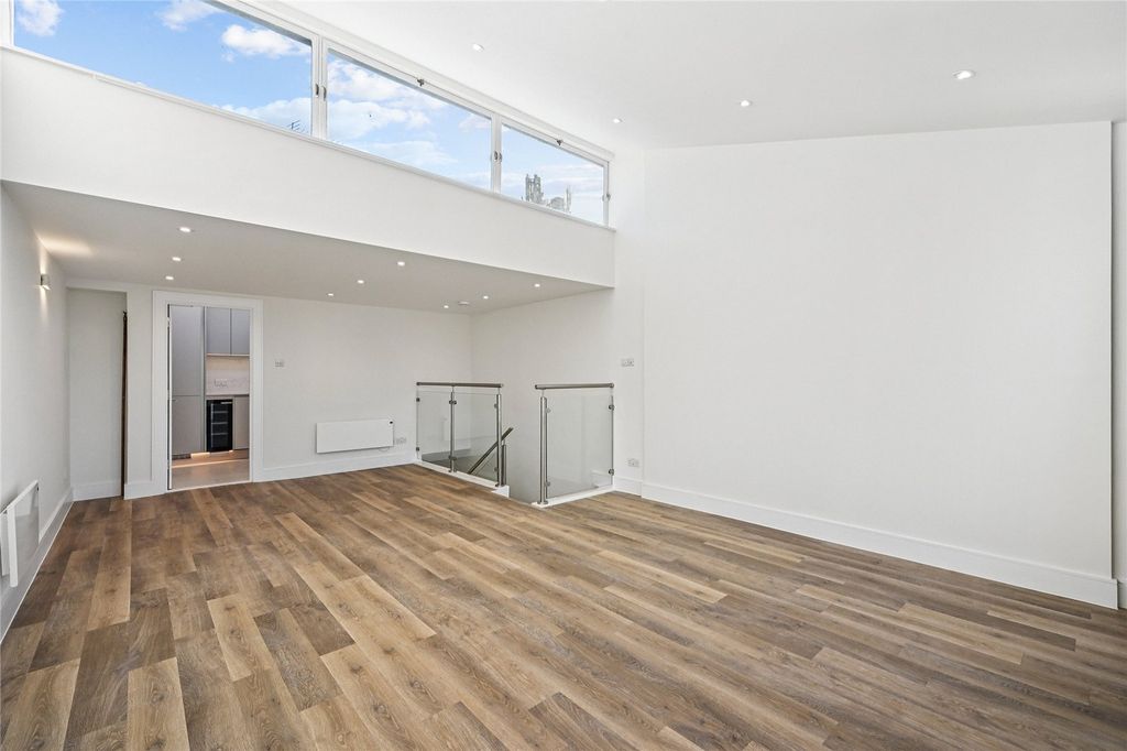 Property photo 3 of 17 Picture No. 09