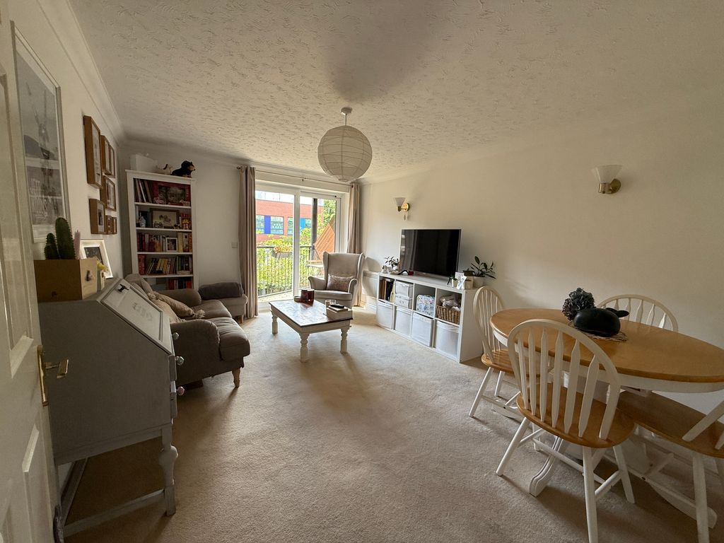 Property photo 2 of 9