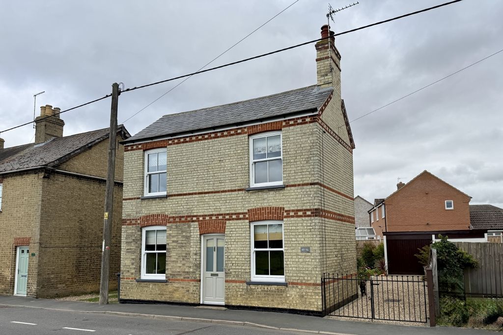 Property photo 1 of 18