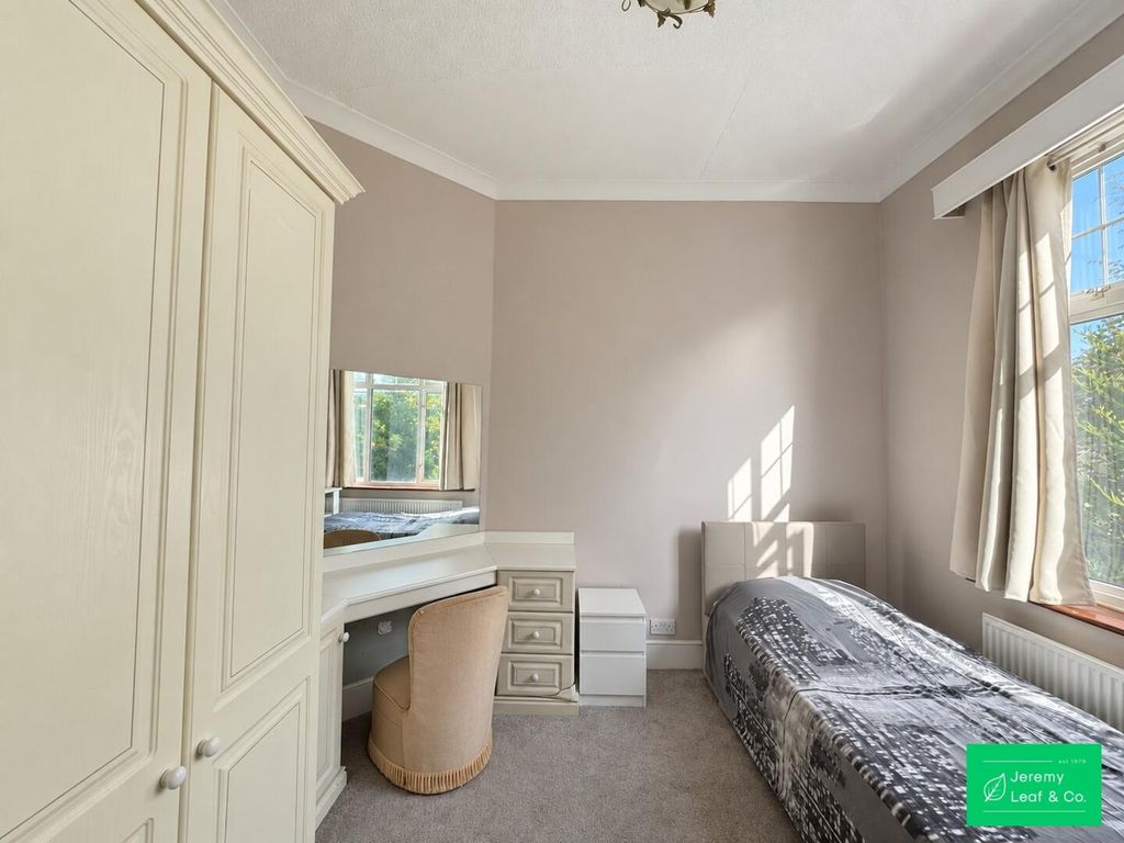Property photo 2 of 8 Bedroom