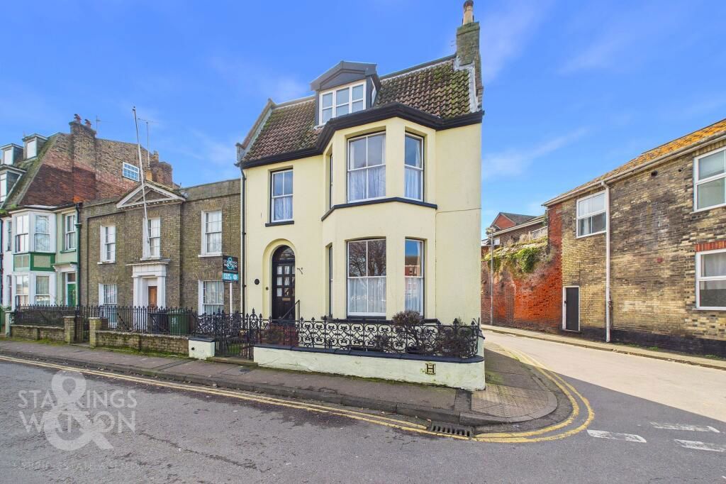 Property photo 2 of 25